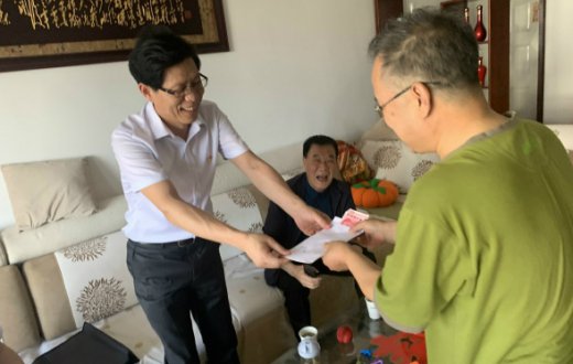 党委副书记张浩“七一”前夕走访慰问困难党员