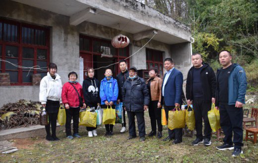 我为群众办实事  真情实意暖人心——四通公司走访慰问贫困户 