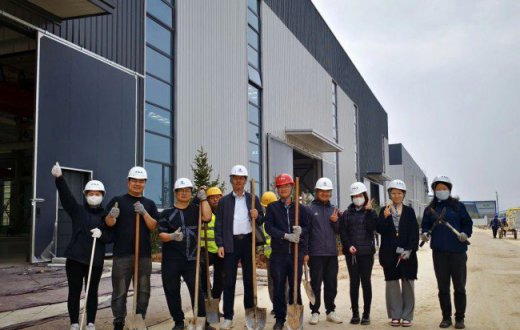 同心涵育绿色希望 同行建设绿色园区 —— 宝鸡工发陆港投资发展beat365官方网站城铁城 数控机床产业园开展植树活动